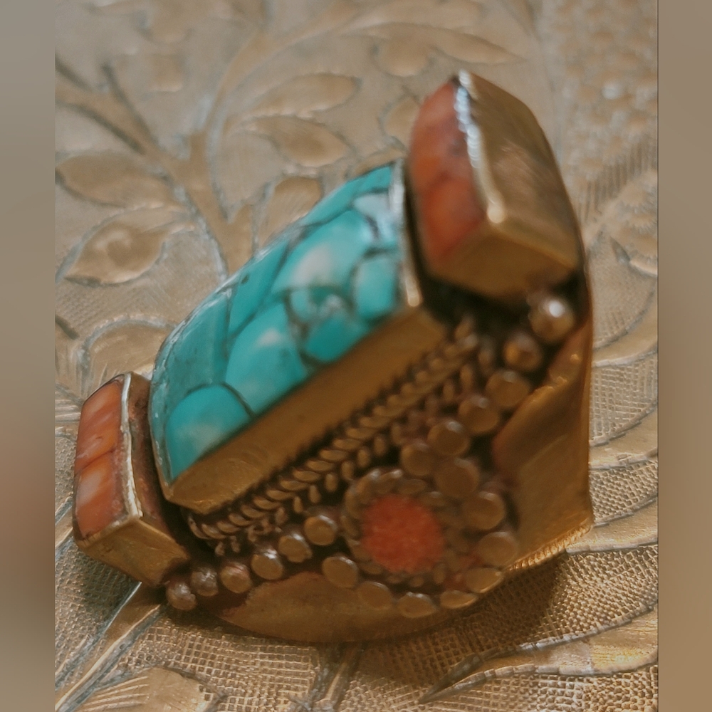 Crushed Coral & Turquoise Inlay Brass Ring - Handmade In Nepal -Vintage, Artisan - Picture 9 of 11